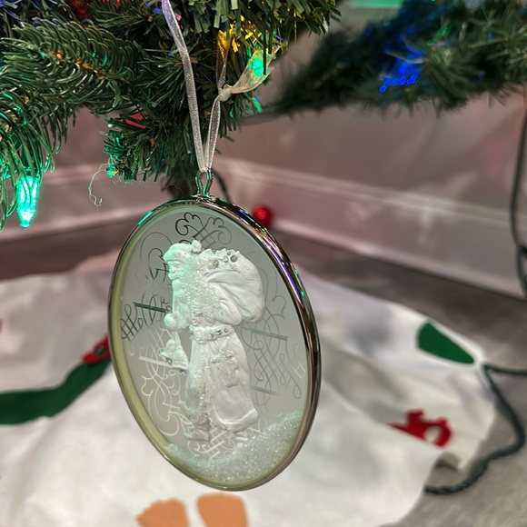 Hallmark Keepsake Christmas Ornament…2010 ST. Nicholas Glass with Swirling. - Picture 1 of 10